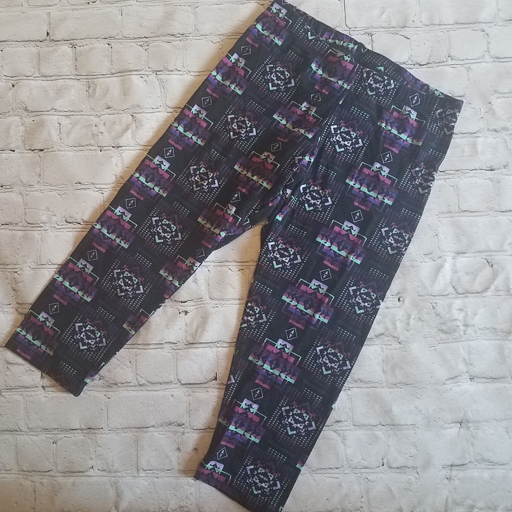 NWOT Empyre Cropped Leggings - Picture 2 of 5